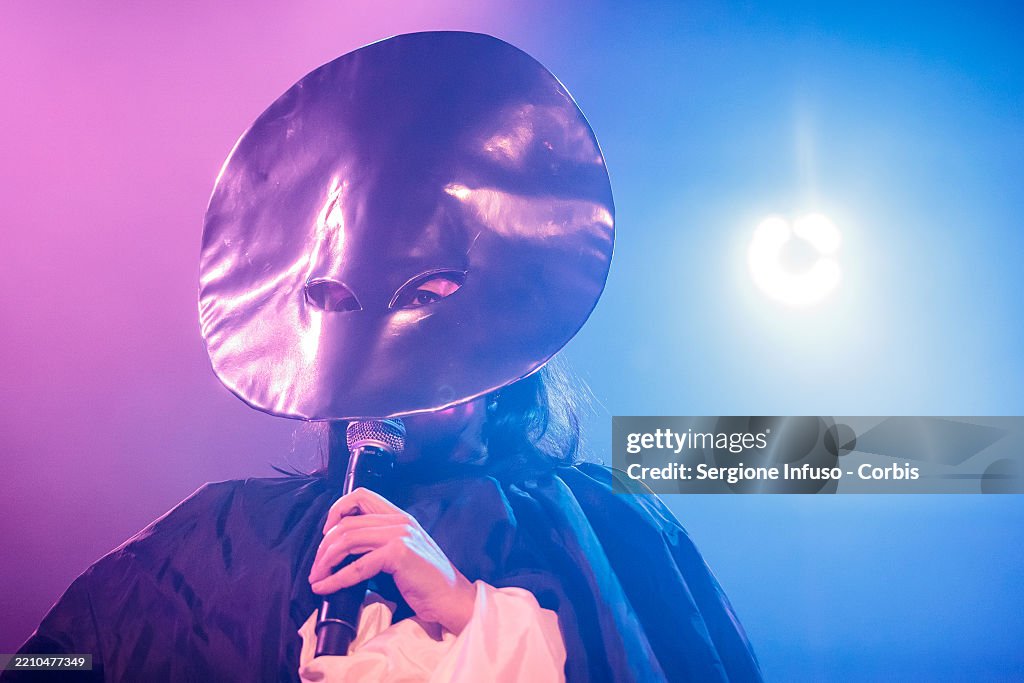 Meg Performs In Milan