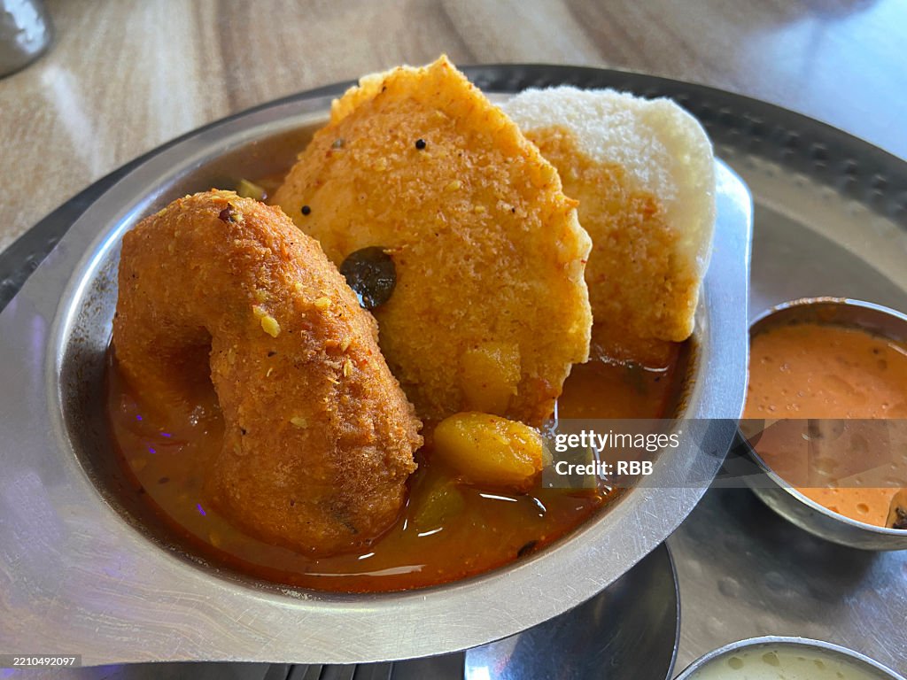 Idli Vada with Sambar
