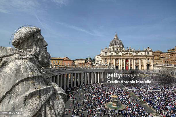General view of St Peter's square during the Easter Mass as part of the Holy Week celebrations, on April 20, 2025 in Vatican City, Vatican.
