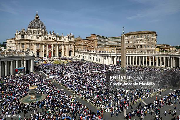 General view of St Peter's square during the Easter Mass as part of the Holy Week celebrations, on April 20, 2025 in Vatican City, Vatican.