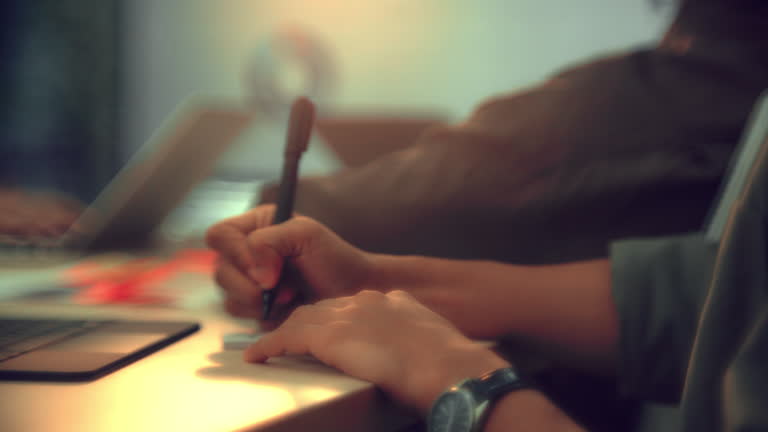 https://media.gettyimages.com/id/2210559391/video/record-meeting-information.jpg?b=1&s=640x640&k=20&c=pAvqy1jjiqO67fc9sSOf714he4CVru2Fg5PUXJ7swcc=