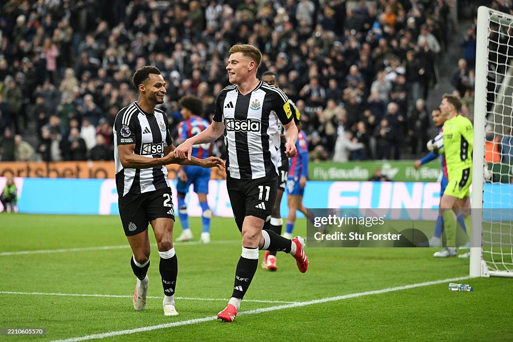 Newcastle United FC v Crystal Palace FC - Premier League