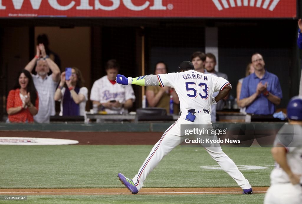 Baseball: Dodgers vs. Rangers