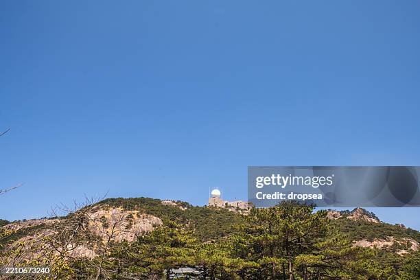mountaintop observatory under clear sky - weather radar stock pictures, royalty-free photos & images