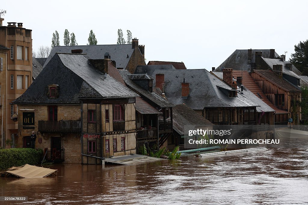 FRANCE-WEATHER-FLOODS