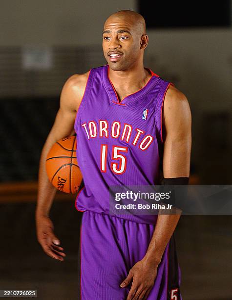 Toronto Raptors Shooting Guard Vince Carter during filming a video game commercial, September 18, 2002 in Los Angeles, California.