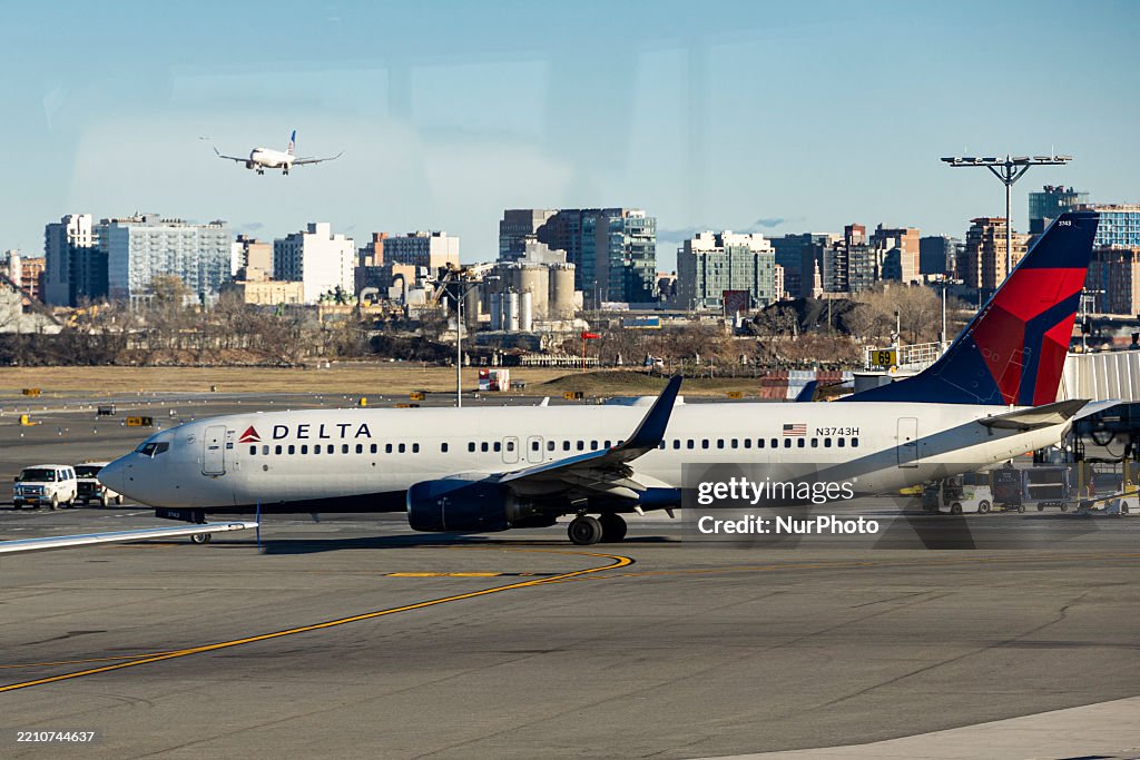 Delta Small Jet Delta Air Lines Boeing 737-800 passenger aircraft spotted taxiing at ...