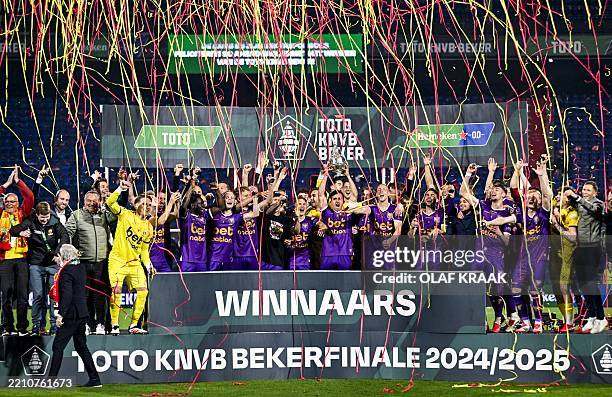 Go Ahead Eagles players celebrate after winning the KNVB Cup final between AZ Alkmaar and Go Ahead Eagles at Feyenoord Stadium de Kuip in Rotterdam...