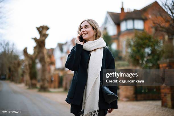 selfie in london for my social media account - district stock pictures, royalty-free photos & images