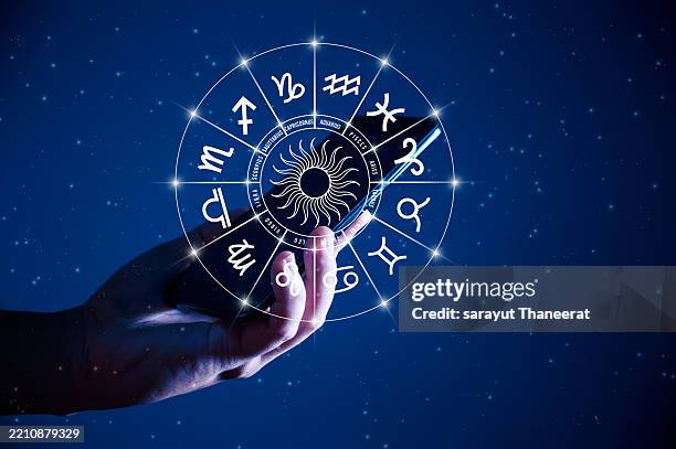 zodiac signs inside of horoscope circle. astrology in the sky with many stars and moons astrology and horoscopes concept - astrologie stockfoto's en -beelden