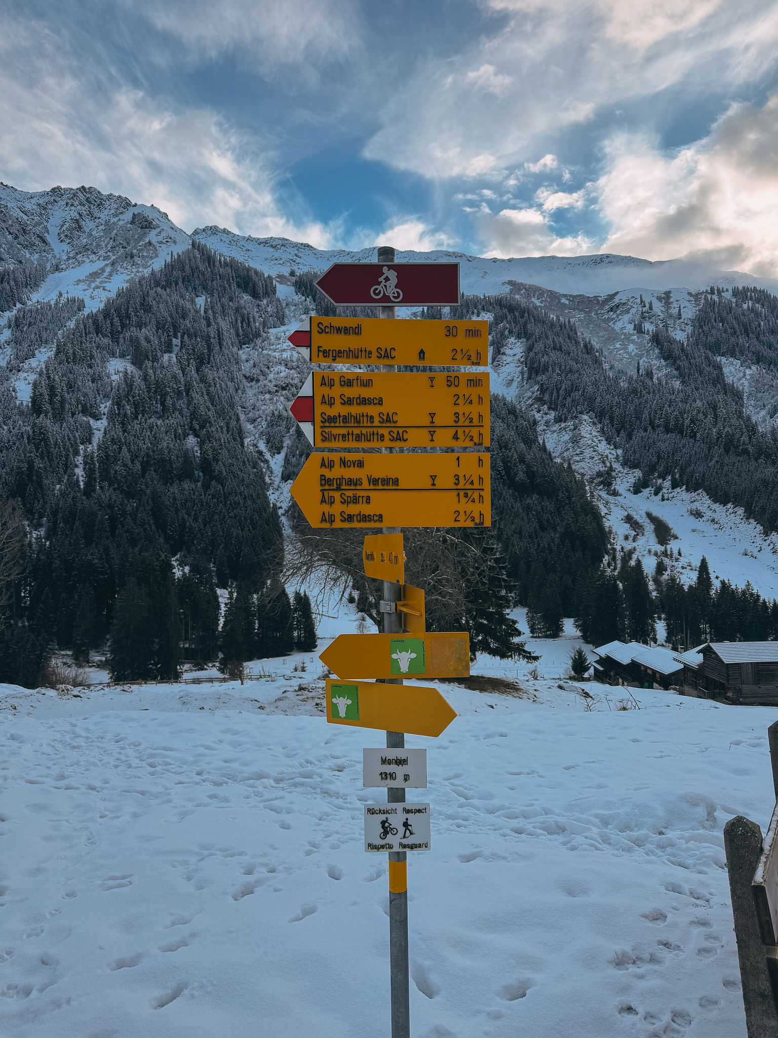 neumarkt infrastructure