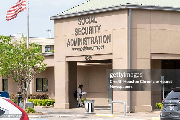 The entrance to the Social Security office at 8989 Lakes at 610 Dr. Is visible in Houston, Friday, April 18, 2025.
