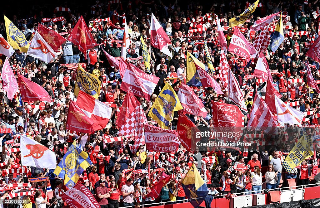 Arsenal WFC v Olympique Lyonnais - UEFA Women's Champions League Semi Final First Leg