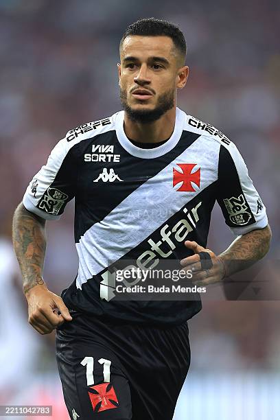 Philippe Coutinho of Vasco da Gama runs during the match between Vasco Da Gama and Flamengo as part of Brasileirao 2025 at Maracana Stadium on April...
