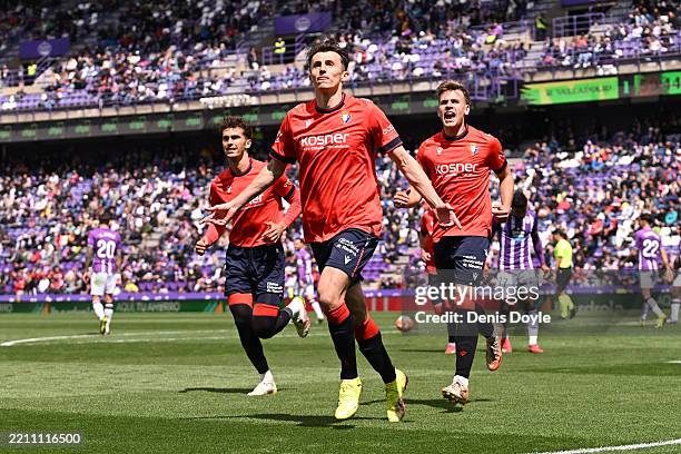 Ante Budimir of CA Osasuna celebrates scoring his team's third goal during the LaLiga match between Real Valladolid CF and CA Osasuna at Jose...