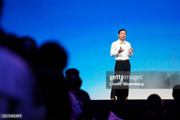 Robin Li Signare 898 Baidu Robin Li Stock Photos, High-Res Pictures, and Images - Getty ...