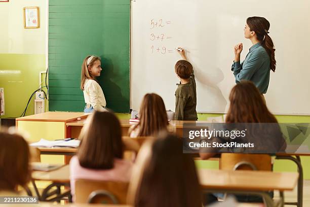math class at elementary school! - primary-school-maths stock pictures, royalty-free photos & images