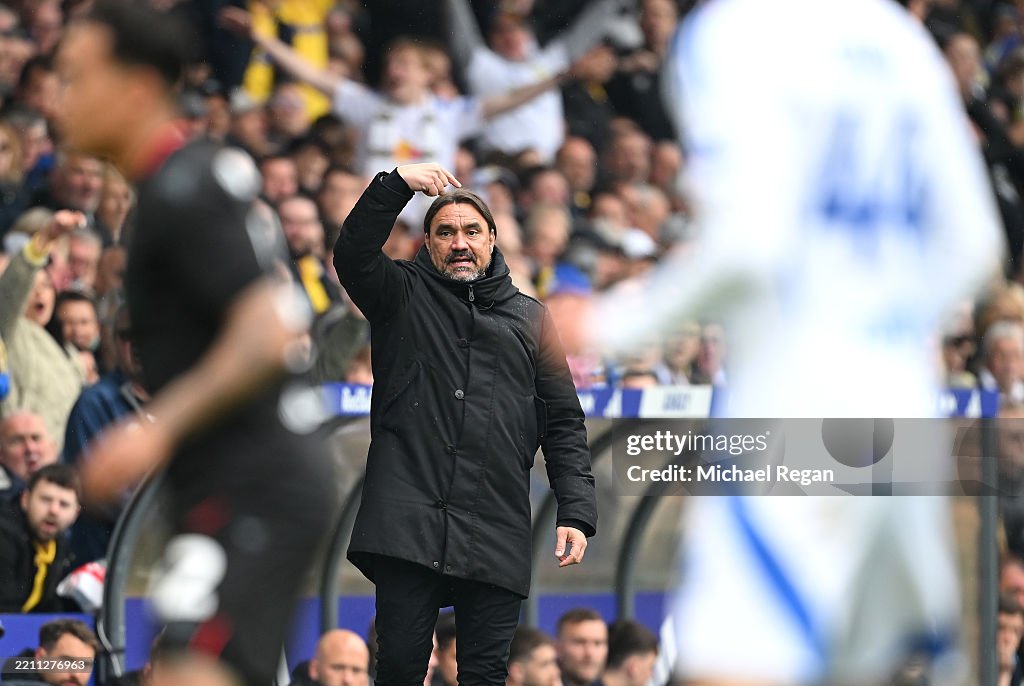 Leeds United FC v Stoke City FC - Sky Bet Championship
