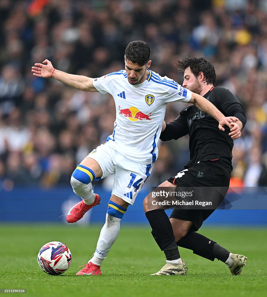 Leeds United FC v Stoke City FC - Sky Bet Championship