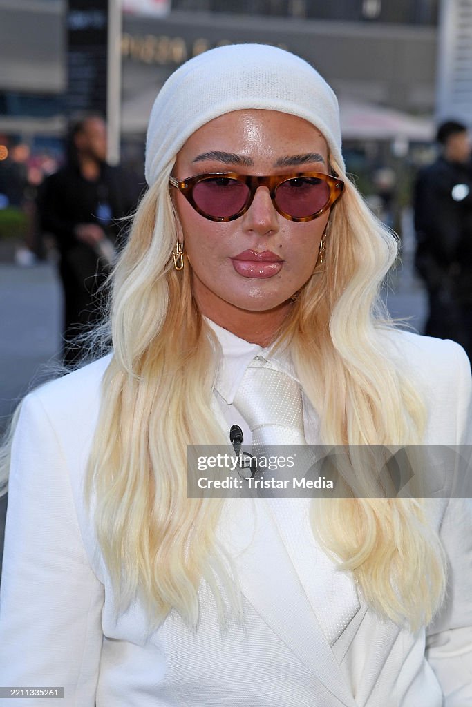ABOUT YOU FASHIONMANIA By ABOUT YOU Fashion Week - Outside Arrivals