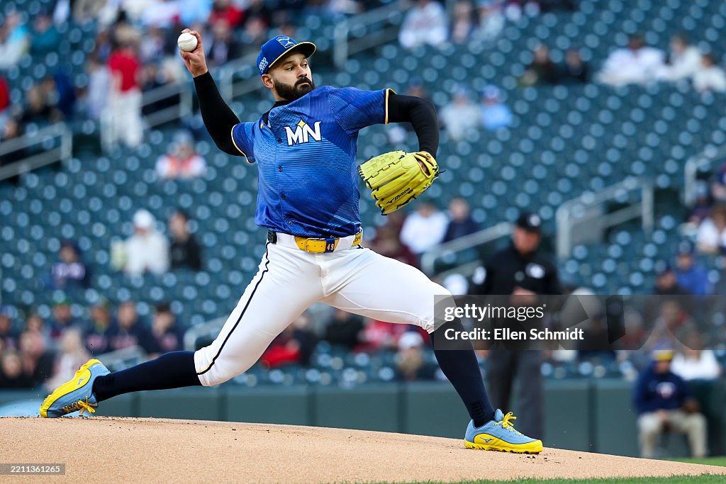 Los Angeles Angels v Minnesota Twins