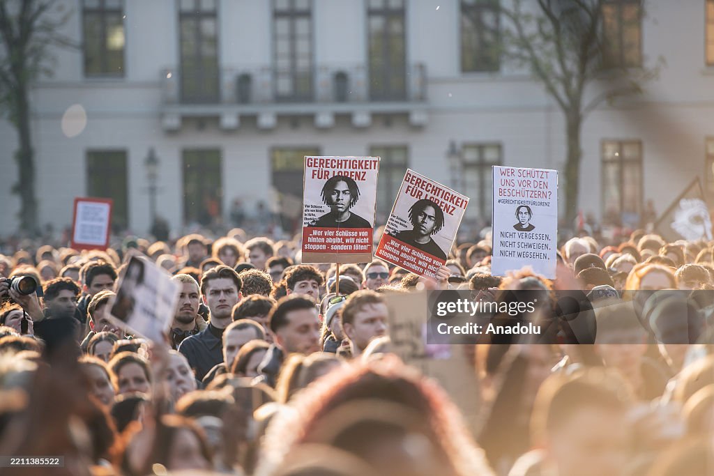 Thousands demonstrate in Oldenburg after the death of 21-year-old