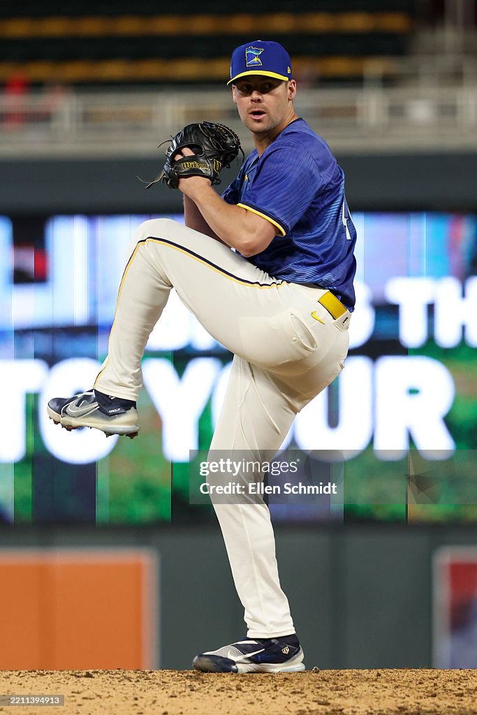 Los Angeles Angels v Minnesota Twins