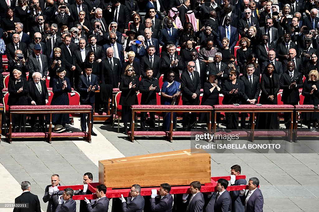 TOPSHOT-VATICAN-RELIGION-POPE-FUNERAL