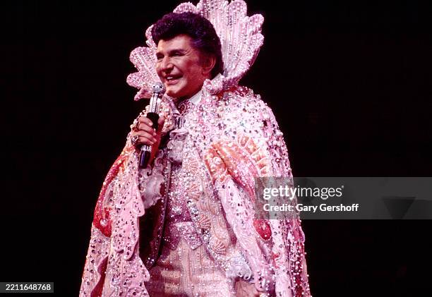 Liberace Ruffle 3,303 Liberace Photos & High Res Pictures - Getty Images
