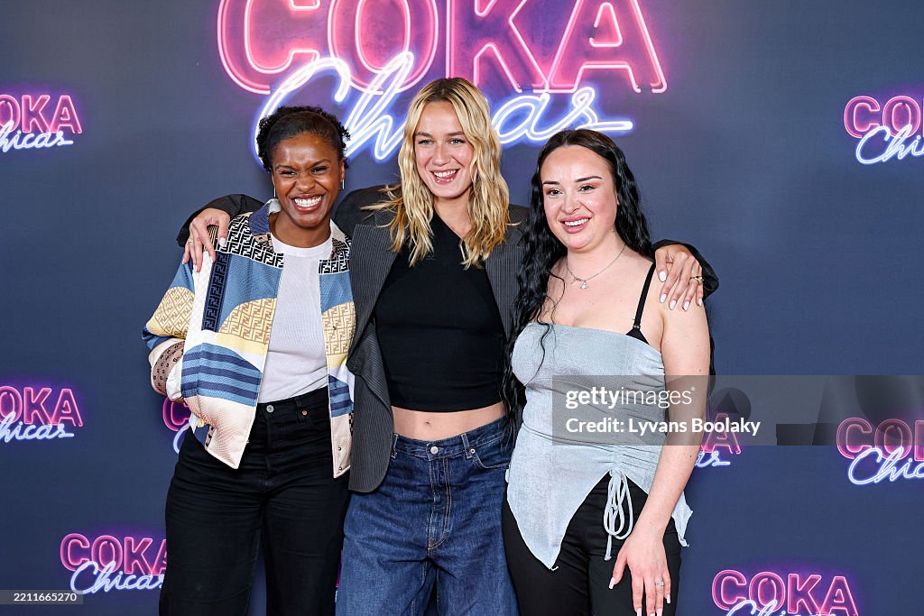 "Coka Chicas" Premiere