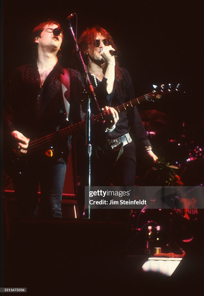 The Mission UK Performs In Minnesota