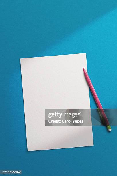 blank paper with pen mockup - blank pages in open book overhead view stock pictures, royalty-free photos & images