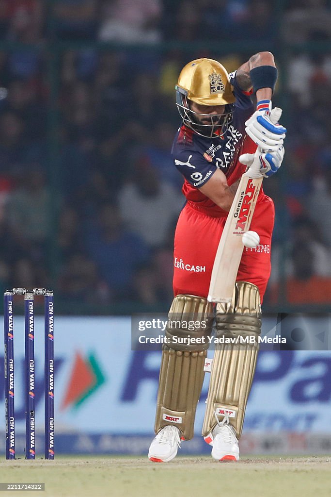 Virat Kohli of Royal Challengers Bengaluru play a shots during the ...