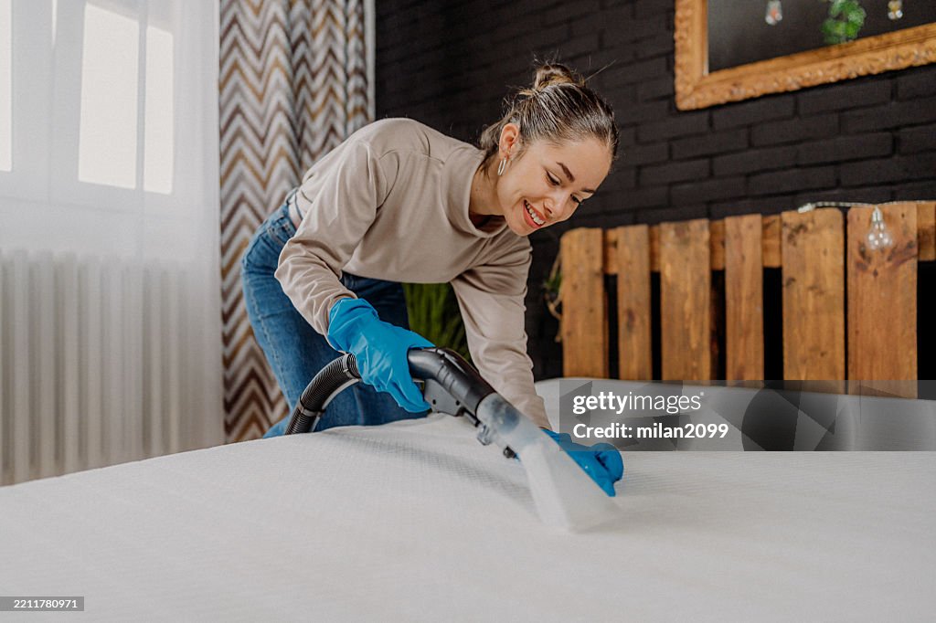 Cleaning the mattress stain