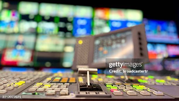 video mixer switcher - interruptor fotografías e imágenes de stock