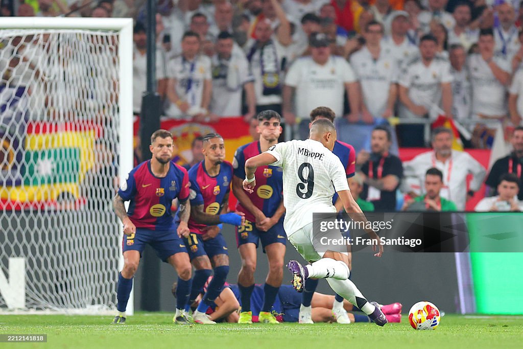 FC Barcelona v Real Madrid - Copa del Rey Final