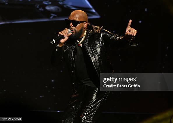 Joe Rnb Singer Joe performs onstage during R&B Invitation tour at The Fox ...