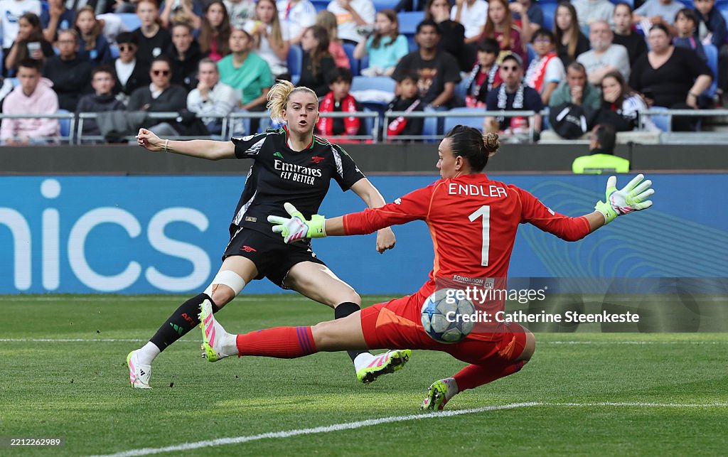 Olympique Lyonnais v Arsenal WFC - UEFA Women's Champions League Semi Final Second Leg