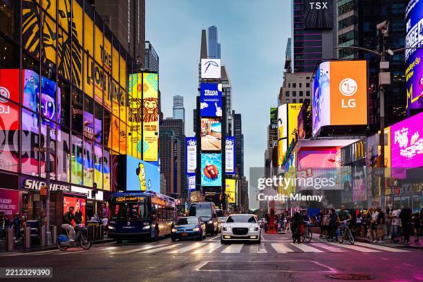 new york city times square zebra crossing at night nyc - new york imagens e fotografias de stock
