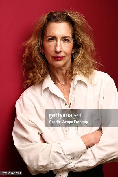 Alysia Reiner attends The Turnaway Project Benefit At The Lodge Room at Lodge Room on April 27, 2025 in Los Angeles, California.