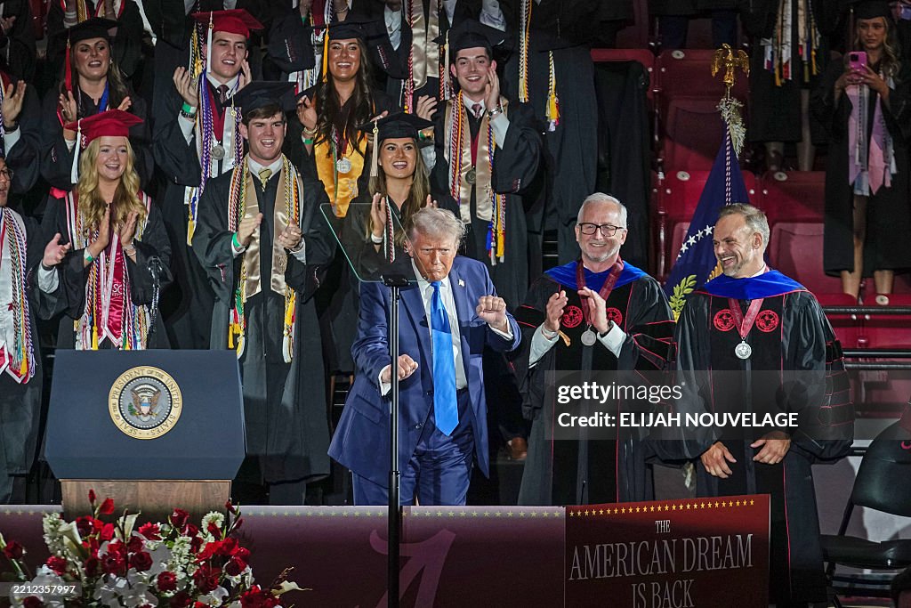 TOPSHOT-US-POLITICS-EDUCATION