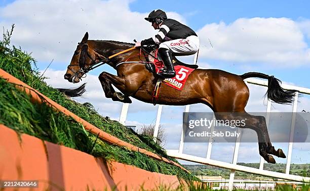 Kildare , Ireland - 2 May 2025; Broomfield Bijou, with Sam Ewing up, during the Hanlon Concrete Irish EBF Glencarraig Lady Francis Flood Mares...