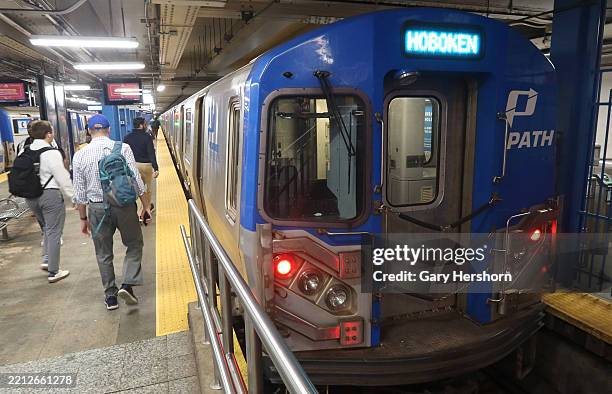 33rd Street Path 25 33rd Street Path Station Stock Photos, High-Res Pictures, and Images ...