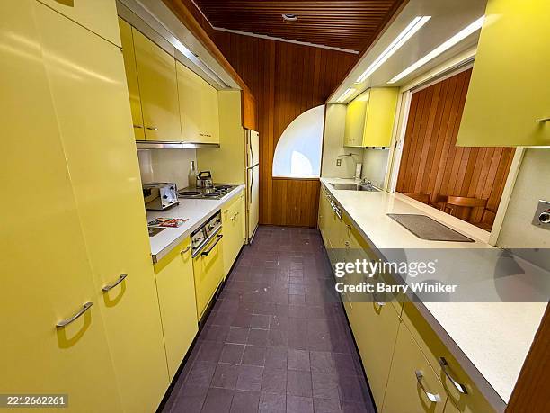 19 Modern Kitchen Strip Light Stock Photos, High-Res Pictures, and ...