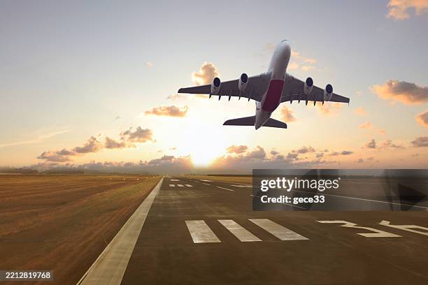 passenger airplane take off - opstijgen activiteit stockfoto's en -beelden