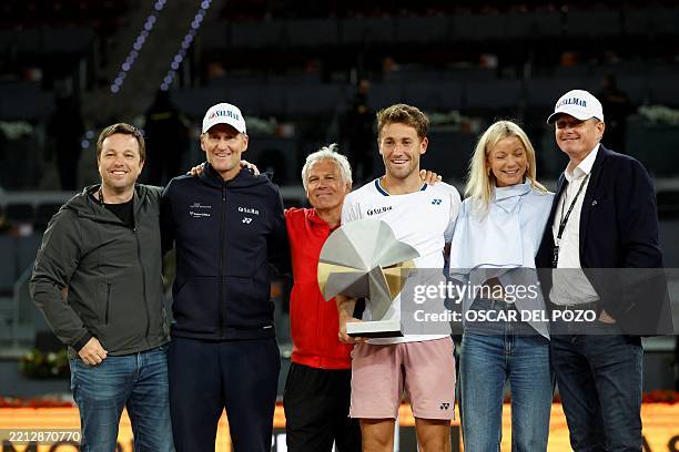 Casper Rudd Partner 136 Galligani Stock Photos, High-Res Pictures, and Images - Getty Images