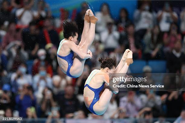 Quan Hongchan and Chen Yuxi of China compete during the Women's Synchronized 10m Platform Final on day 1 of World Aquatics Diving World Cup 2025...
