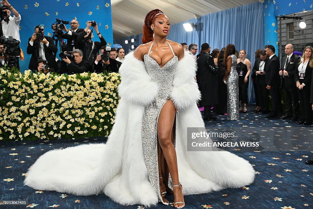 US-ENTERTAINMENT-FASHION-METGALA-CELEBRITY-MUSEUM-RED CARPET