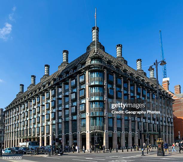 Modern architecture of Portcullis House, Westminster, London, England, UK by Hopkins Architects 2001.