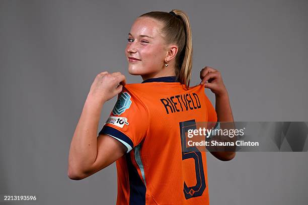 Portrait Rletveld 95 Kim Rietveld Stock Photos, High-Res Pictures, and Images - Getty Images